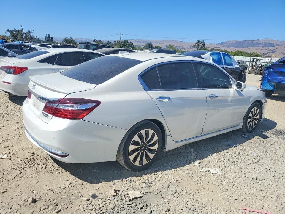 2017 HONDA ACCORD TOURING HYBRID 3