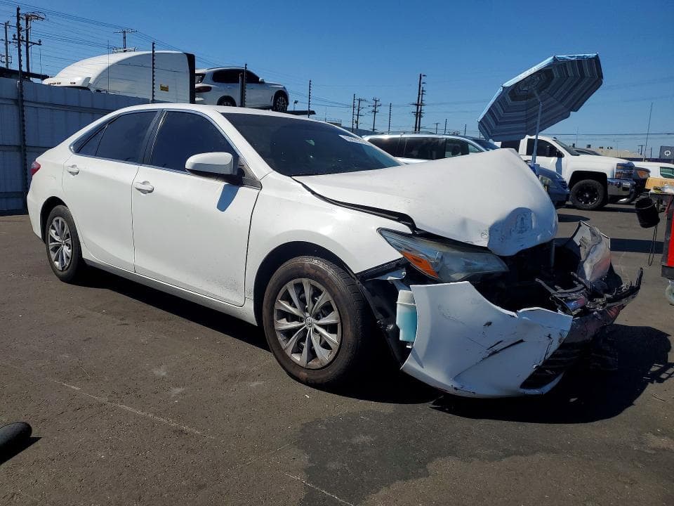 2017 TOYOTA CAMRY LE 4