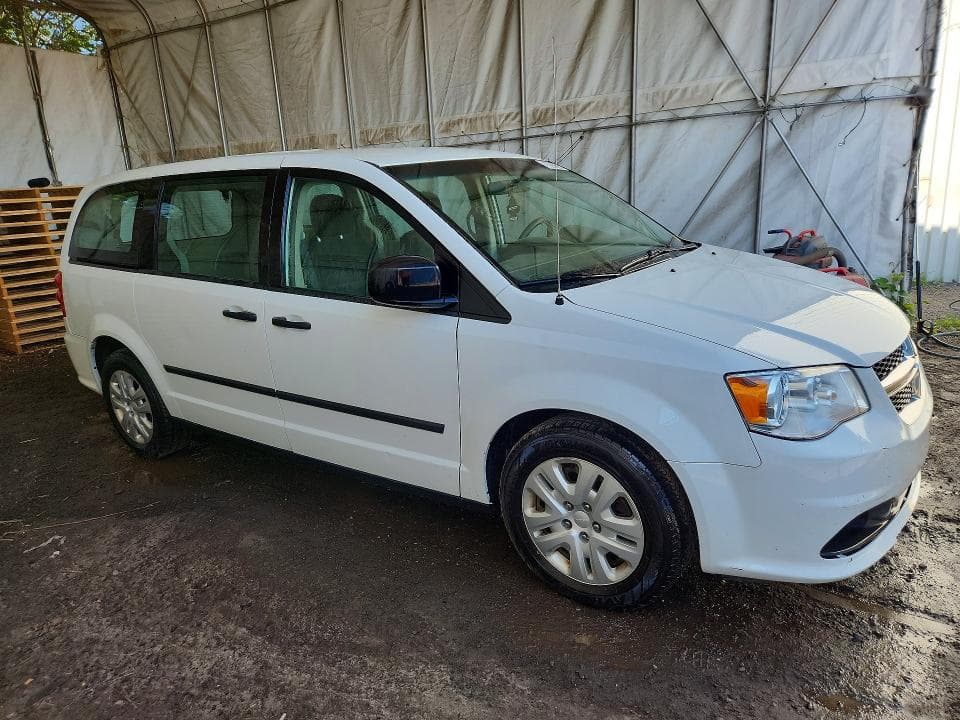 2017 DODGE GRAND CARAVAN SE 4