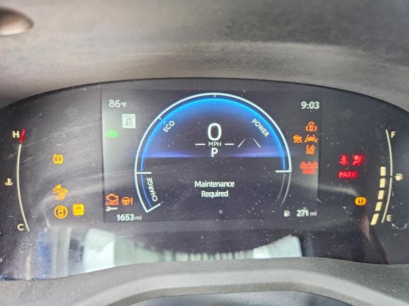 2025 TOYOTA CAMRY LE 9