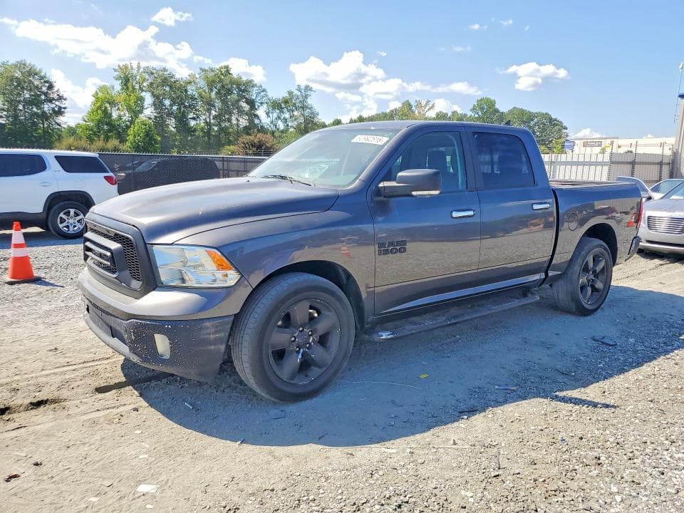 2017 RAM 1500 SLT - 1