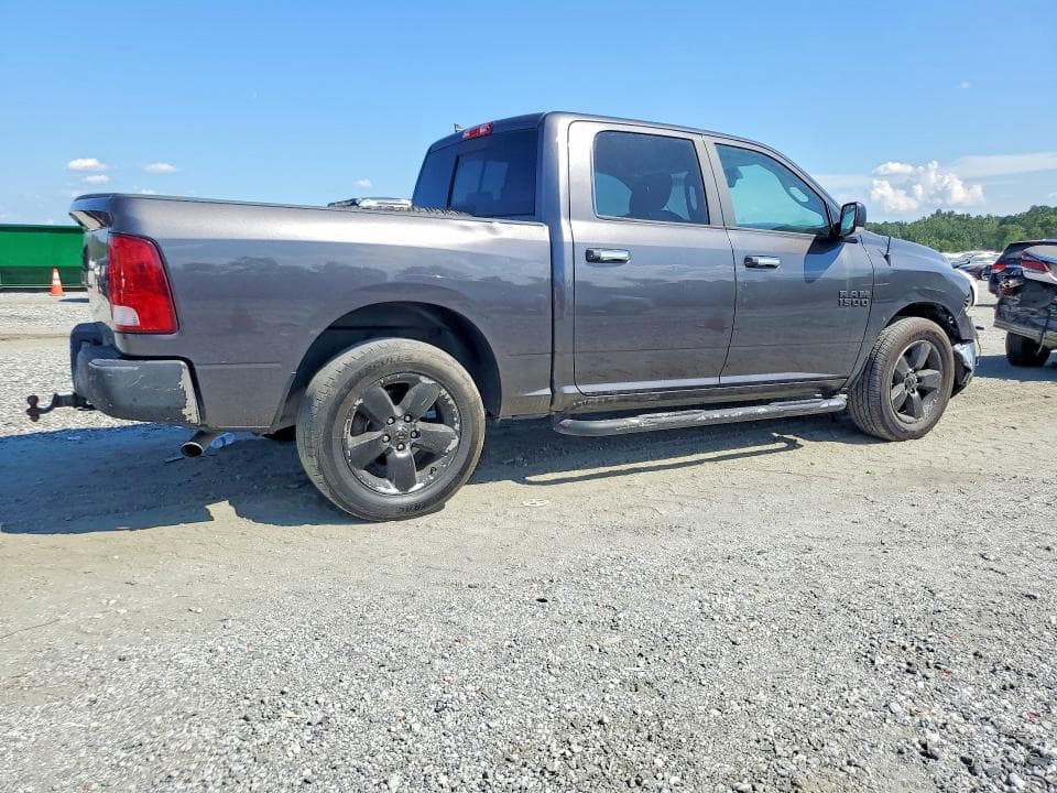 2017 RAM 1500 SLT 3