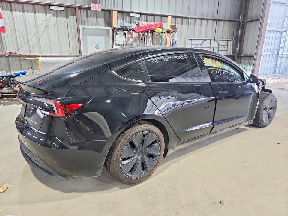 2025 TESLA MODEL 3 3