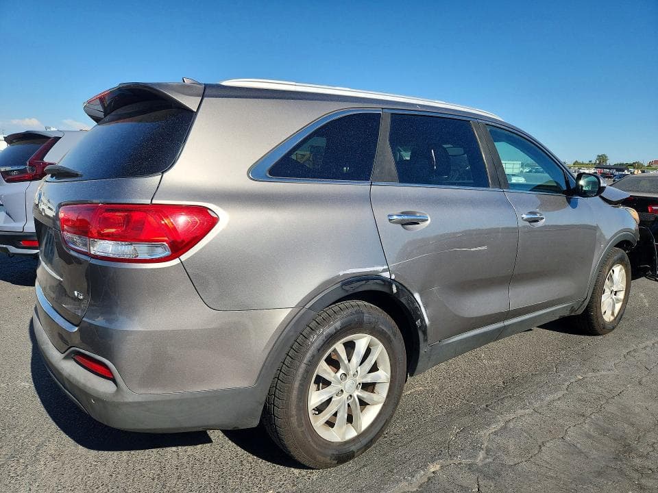 2017 KIA SORENTO LX V6 3