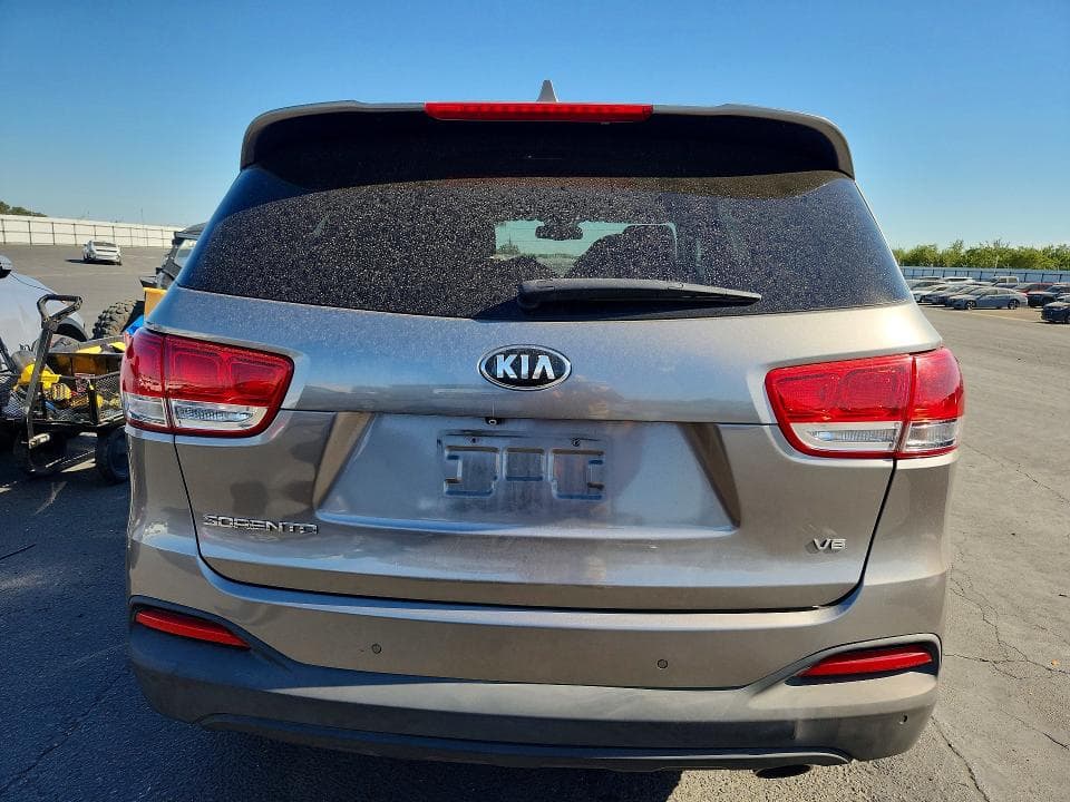 2017 KIA SORENTO LX V6 6