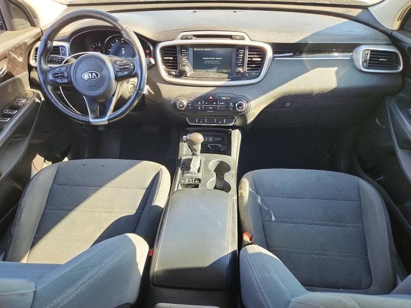 2017 KIA SORENTO LX V6 8