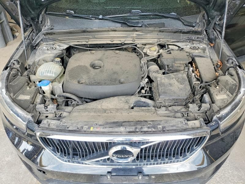 2020 VOLVO XC40 T5 MOMENTUM 12