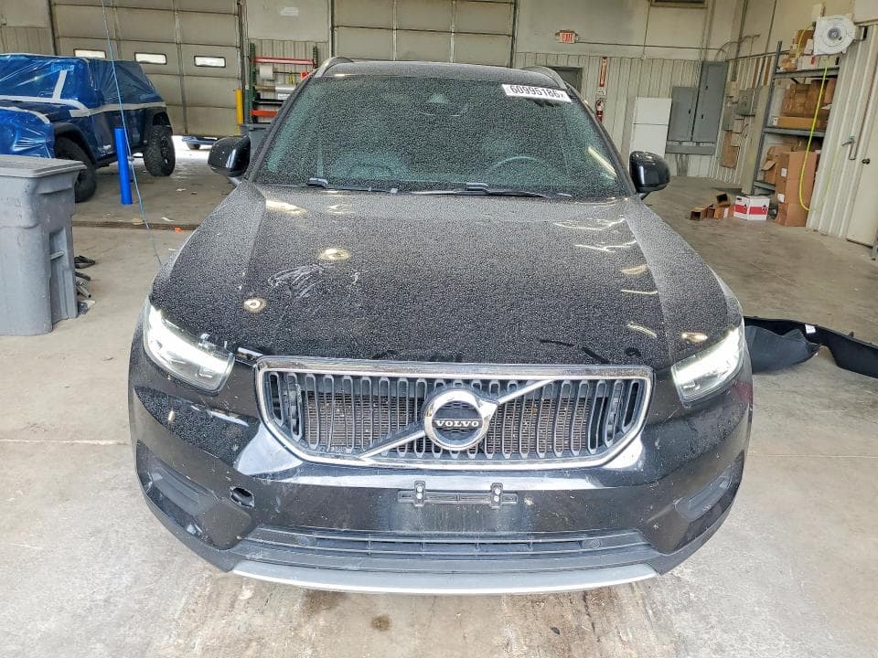 2020 VOLVO XC40 T5 MOMENTUM 5
