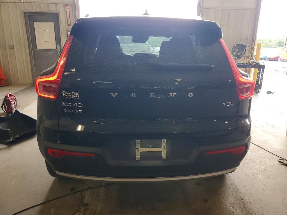 2020 VOLVO XC40 T5 MOMENTUM 6