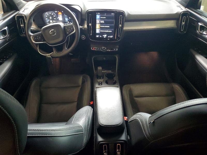 2020 VOLVO XC40 T5 MOMENTUM 8