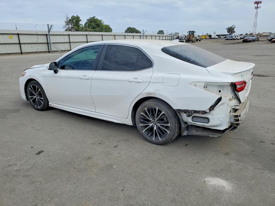 2020 TOYOTA CAMRY SE 2