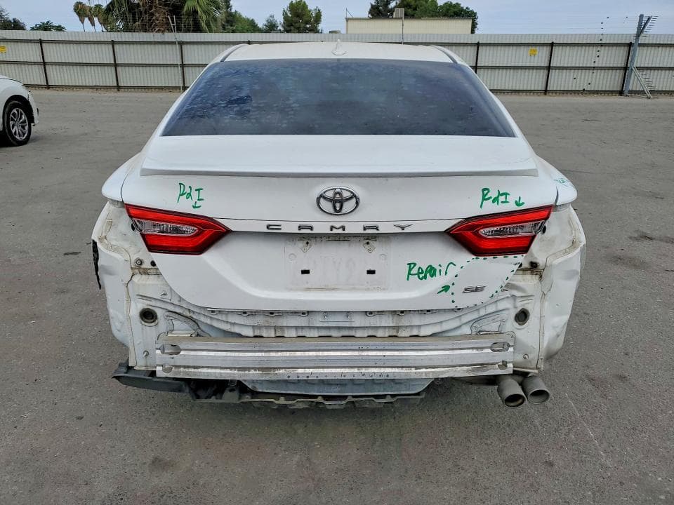 2020 TOYOTA CAMRY SE 6