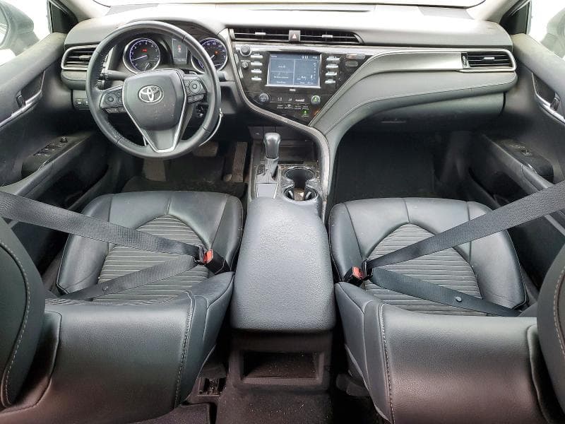 2020 TOYOTA CAMRY SE 8