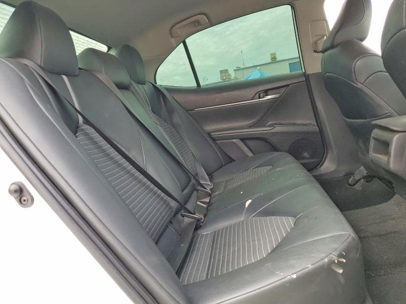 2020 TOYOTA CAMRY SE 10