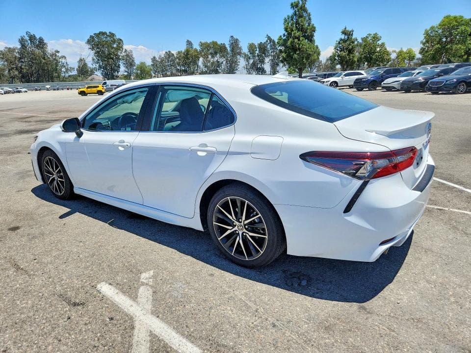 2023 TOYOTA CAMRY HYBRID SE 2