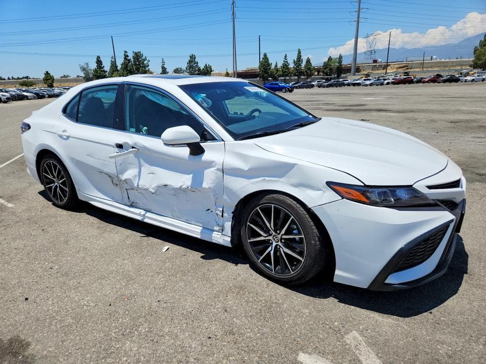 2023 TOYOTA CAMRY HYBRID SE 4