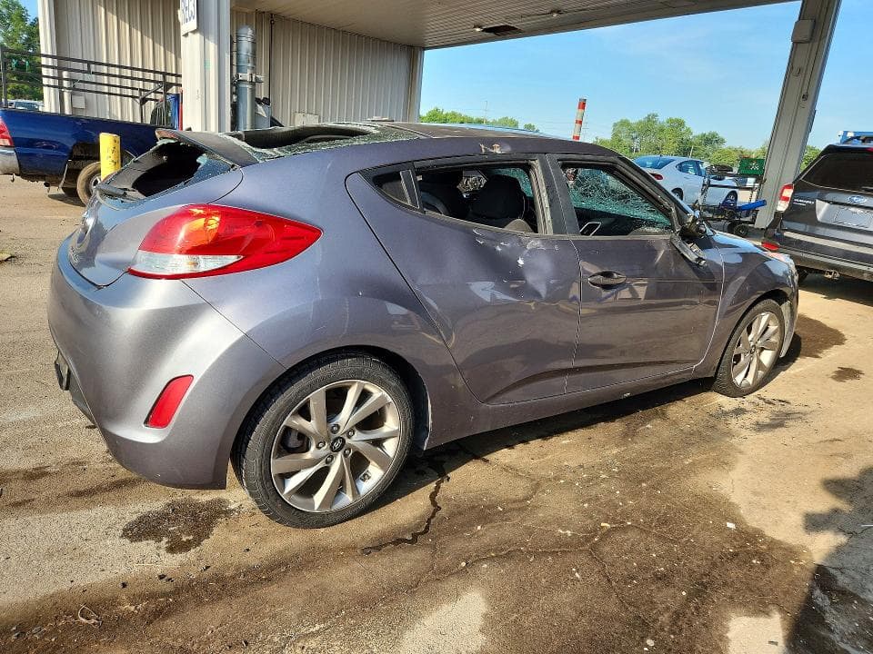 2017 HYUNDAI VELOSTER BASE BASE 3