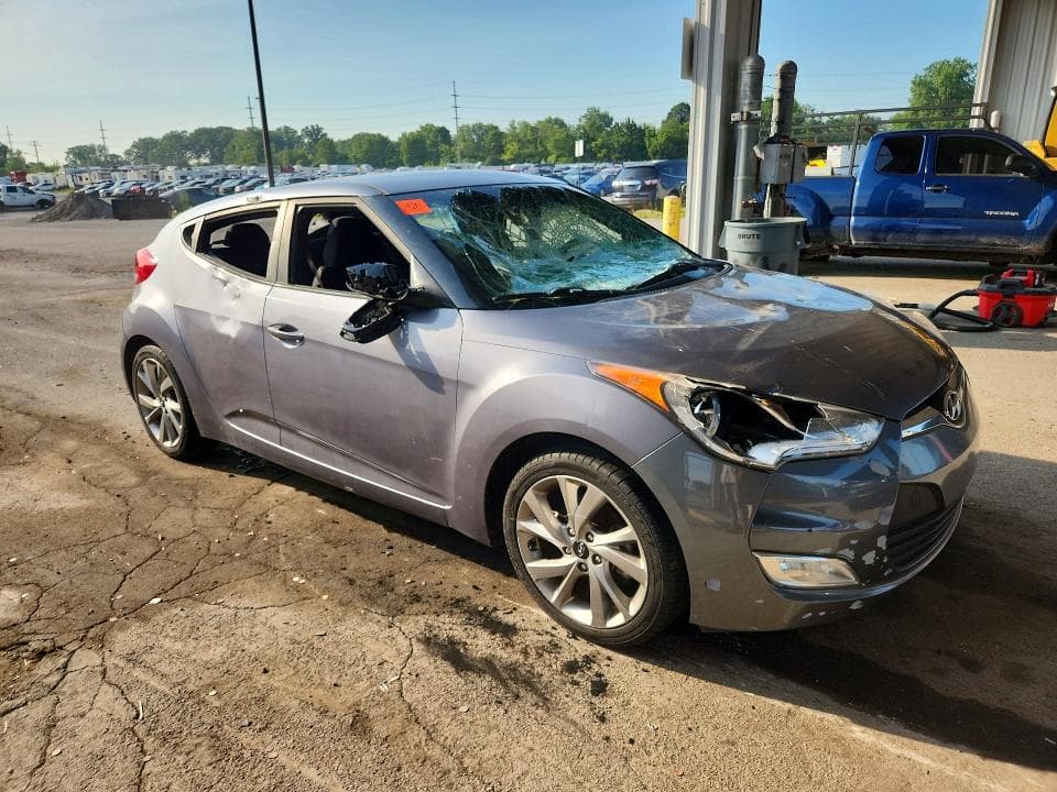 2017 HYUNDAI VELOSTER BASE BASE 4