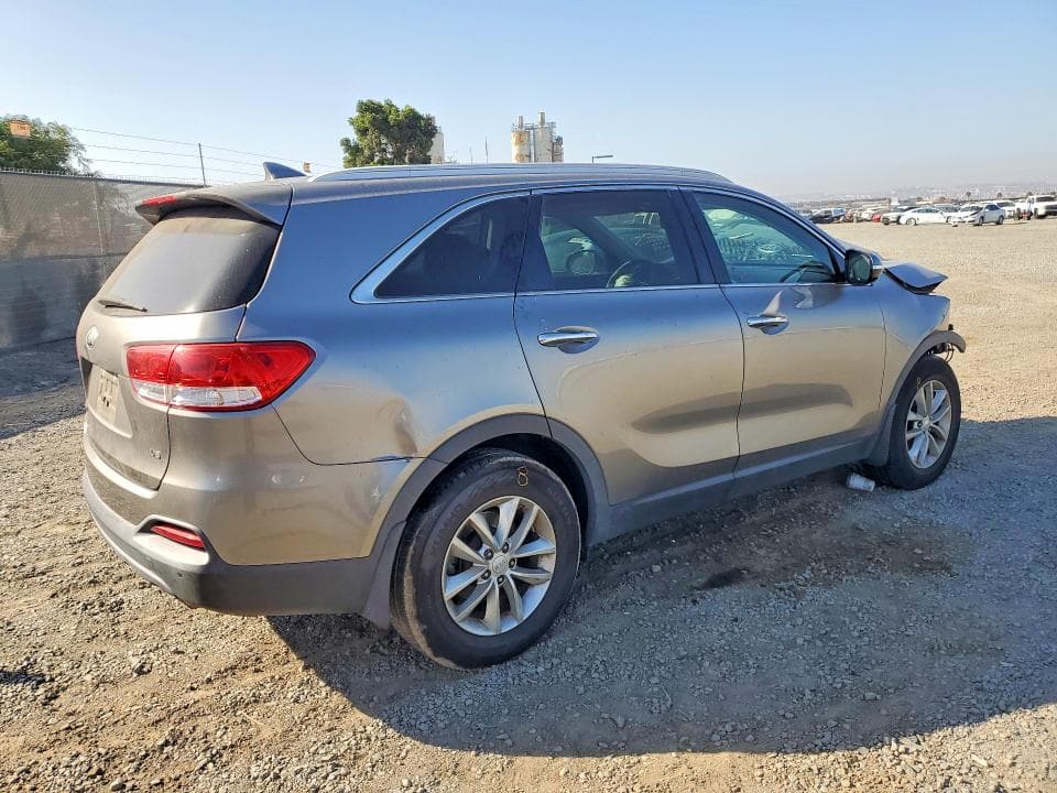 2017 KIA SORENTO LX V6 3