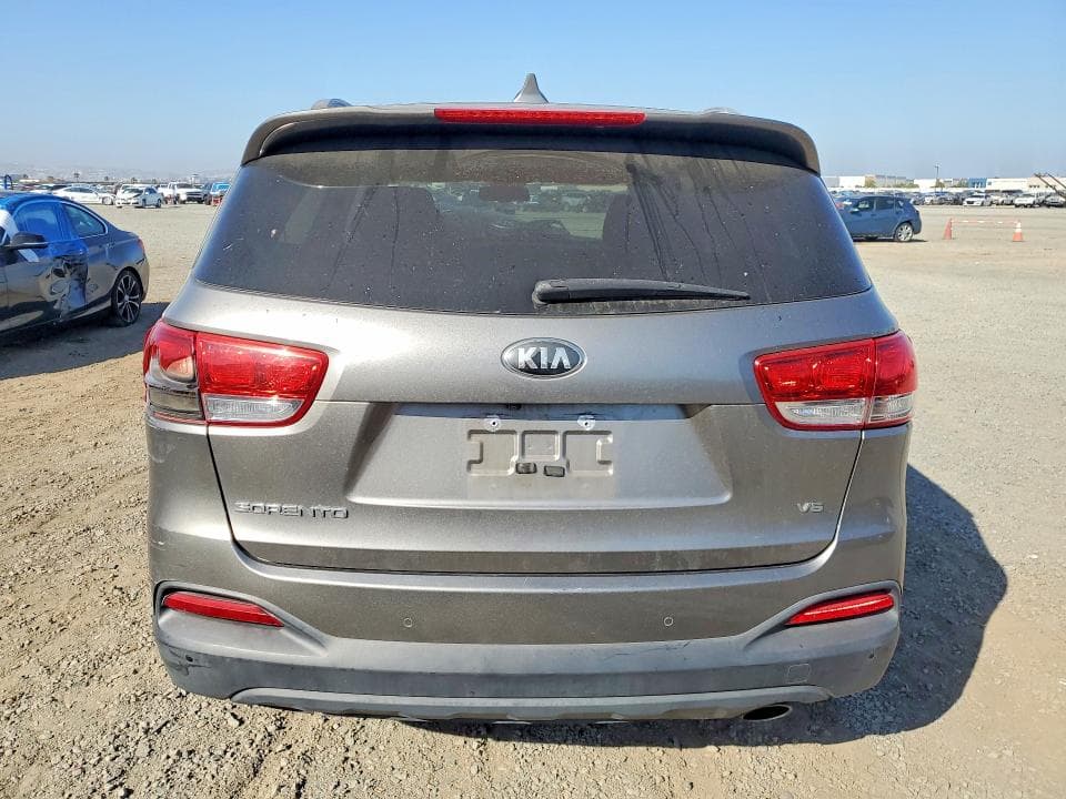 2017 KIA SORENTO LX V6 6