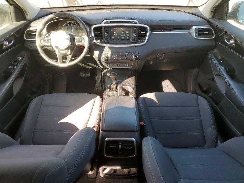 2017 KIA SORENTO LX V6 8