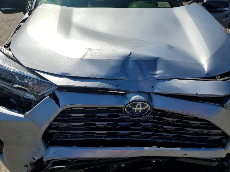 2020 TOYOTA RAV4 XSE 12