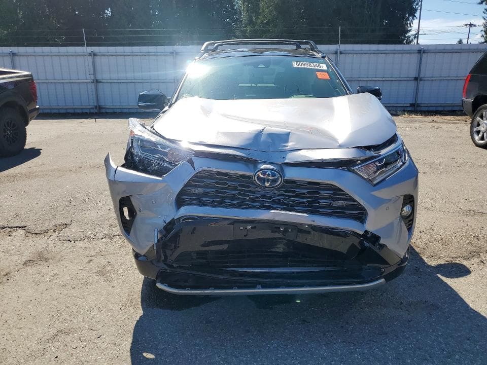 2020 TOYOTA RAV4 XSE 5