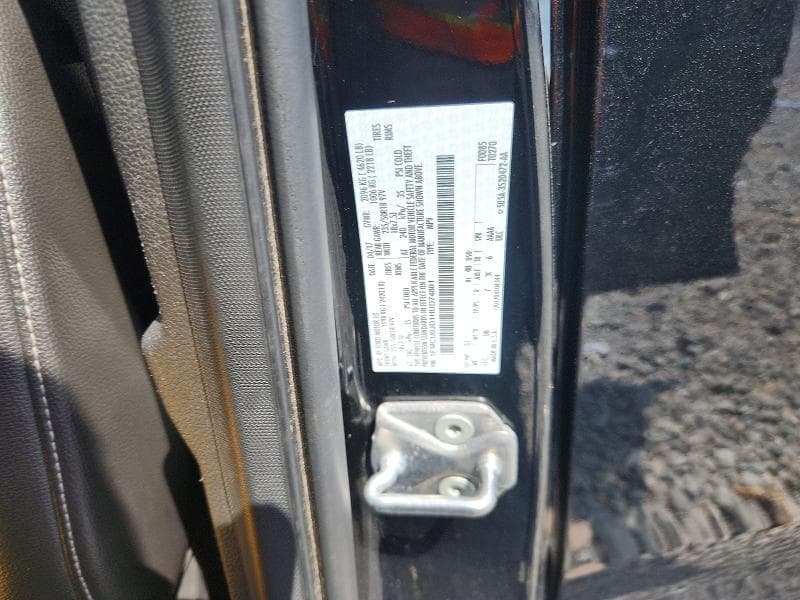 2017 FORD ESCAPE TITANIUM 12