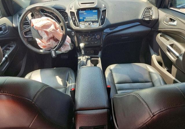 2017 FORD ESCAPE TITANIUM 8