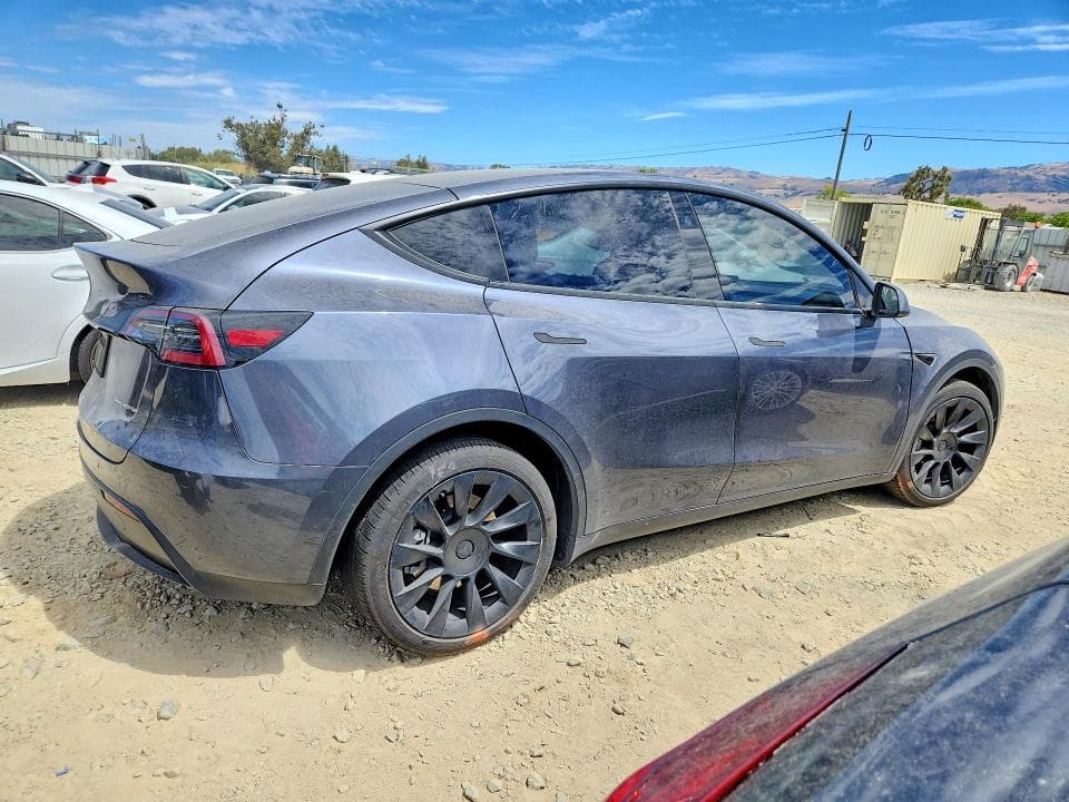 2023 TESLA MODEL Y 3