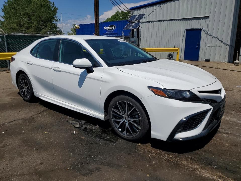 2021 TOYOTA CAMRY SE 4