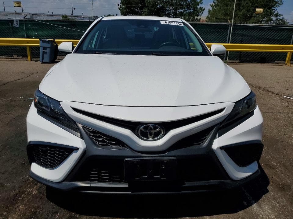 2021 TOYOTA CAMRY SE 5