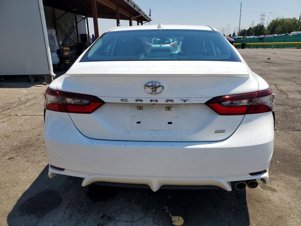 2021 TOYOTA CAMRY SE 6