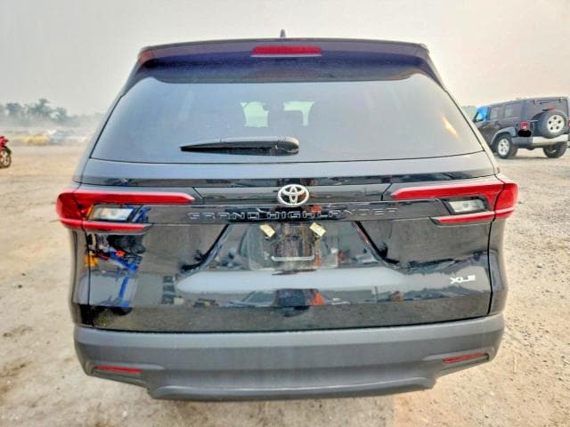 2025 TOYOTA GRAND HIGHLANDER XLE 6