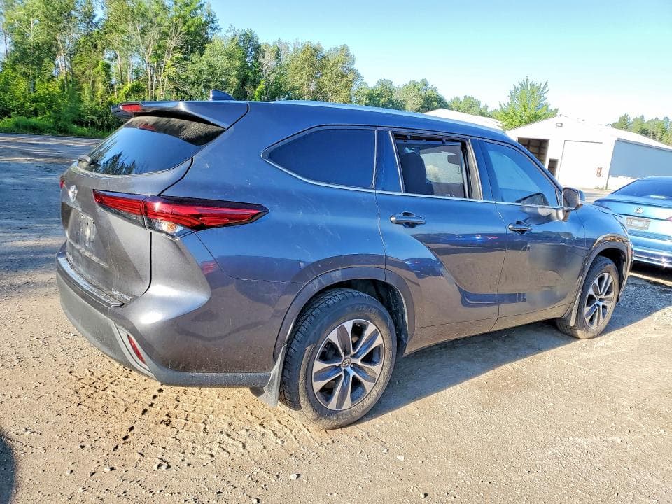2020 TOYOTA HIGHLANDER XLE 3