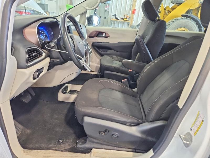 2024 CHRYSLER VOYAGER LX 7