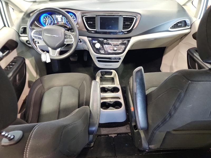 2024 CHRYSLER VOYAGER LX 8