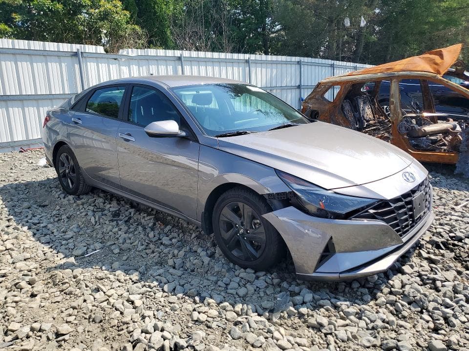 2023 HYUNDAI ELANTRA SEL 4