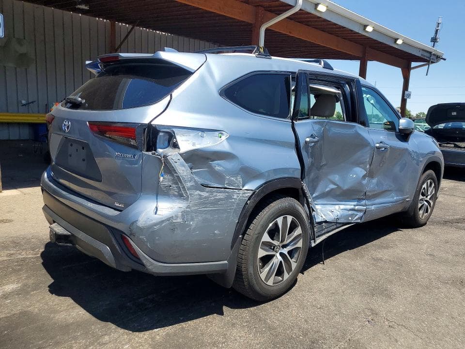 2022 TOYOTA HIGHLANDER HYBRID XLE XLE 3