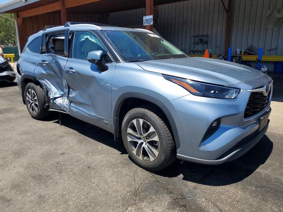 2022 TOYOTA HIGHLANDER HYBRID XLE XLE 4