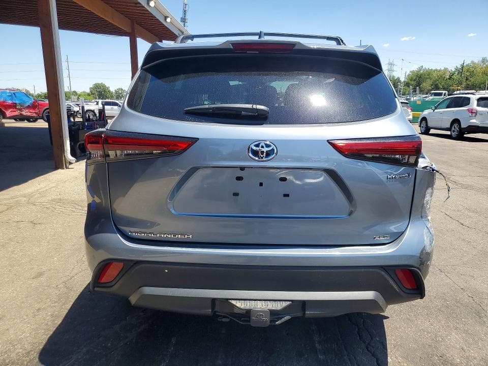 2022 TOYOTA HIGHLANDER HYBRID XLE XLE 6