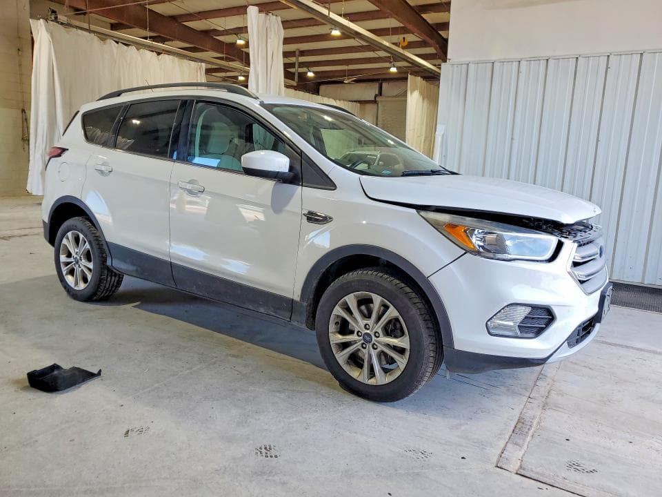2018 FORD ESCAPE SE 4