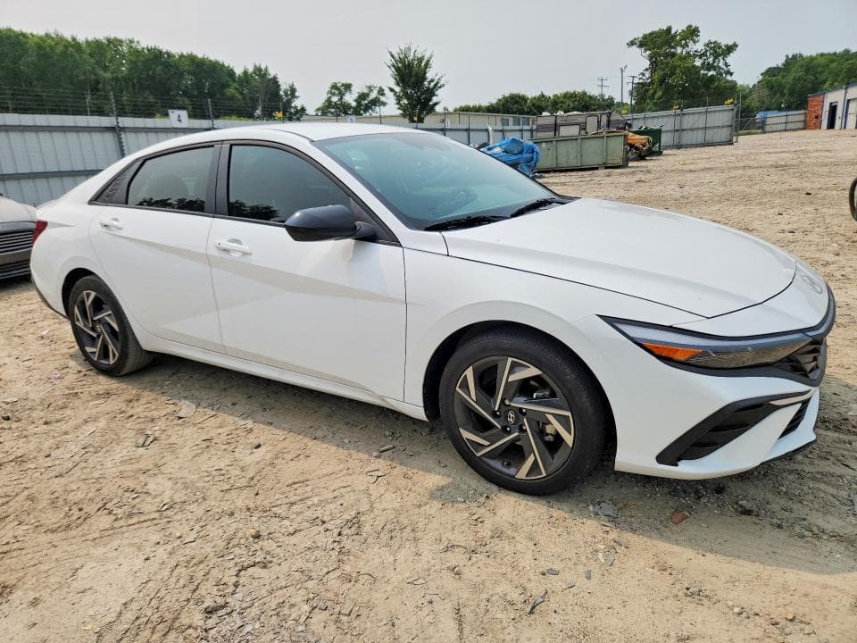 2025 HYUNDAI ELANTRA SEL SPORT 4