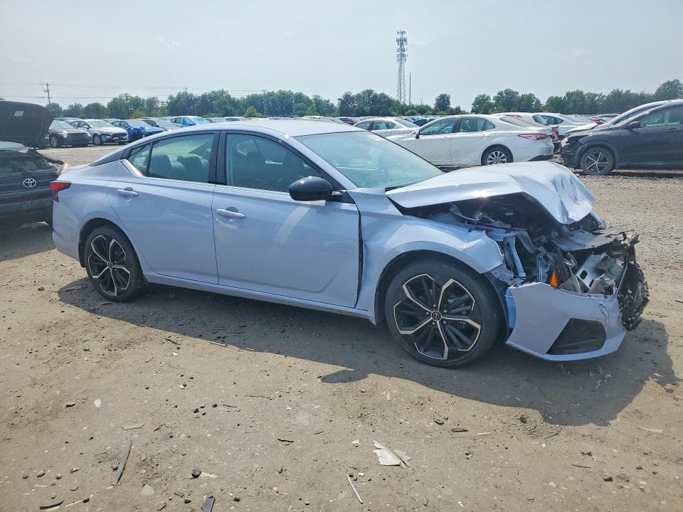 2023 NISSAN ALTIMA SR 4