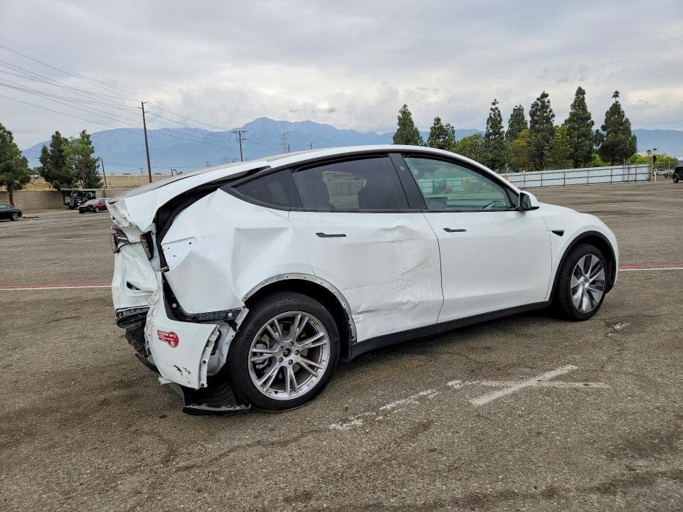 2023 TESLA MODEL Y 3