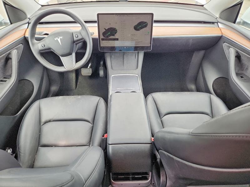 2023 TESLA MODEL Y 8