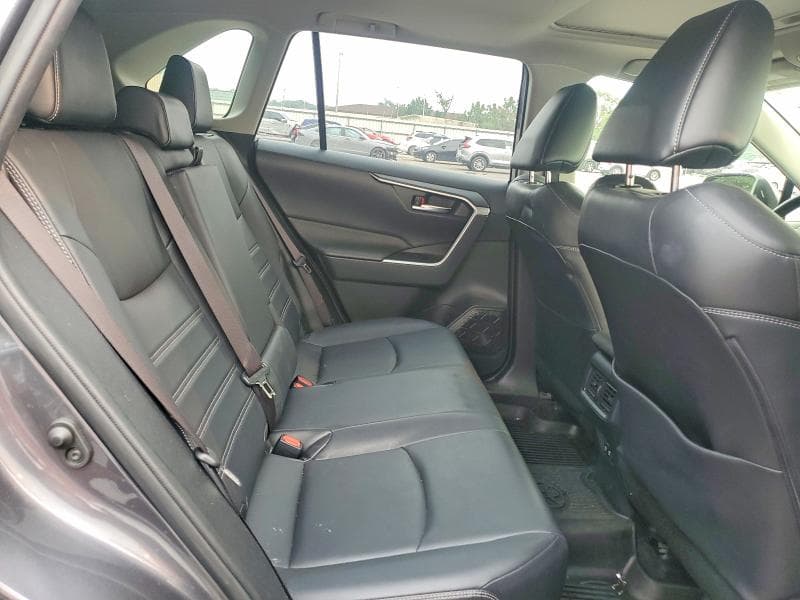 2020 TOYOTA RAV4 XLE PREMIUM 11