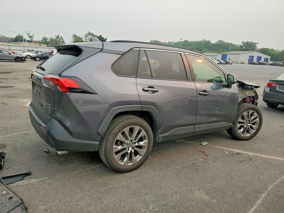 2020 TOYOTA RAV4 XLE PREMIUM 3