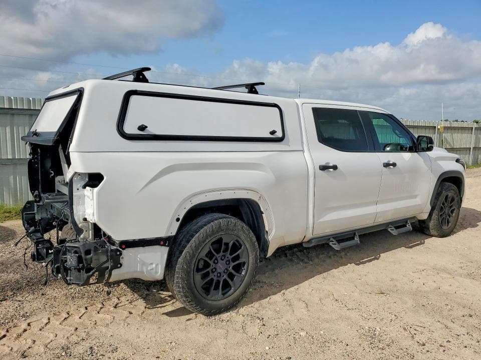 2023 TOYOTA TUNDRA CREWMAX SR5 3
