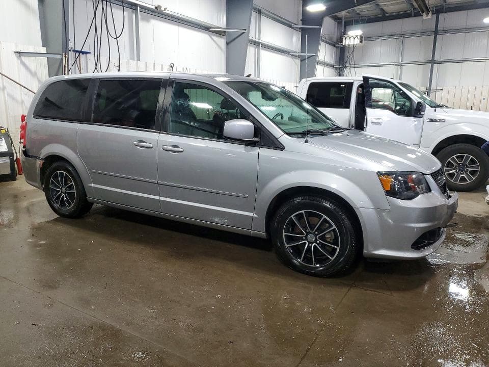 2017 DODGE GRAND CARAVAN SE 4